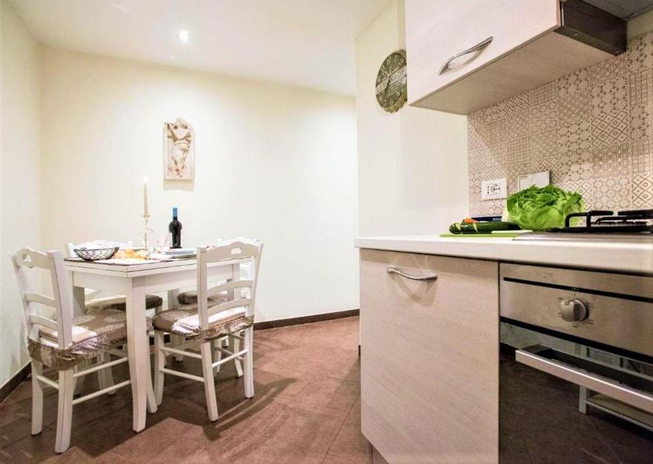 Charming Suite Cavour Heart Of Firenze Eksteriør billede