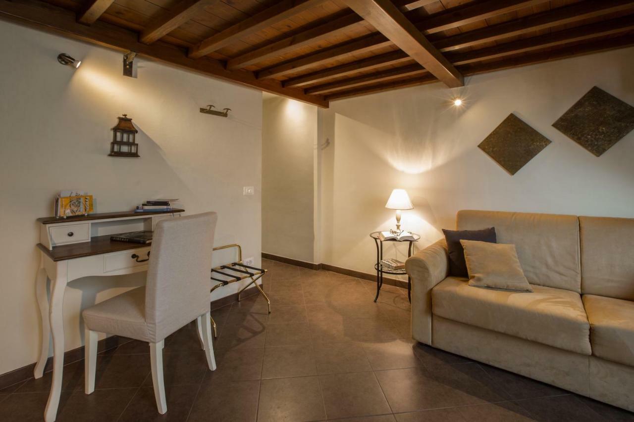 Charming Suite Cavour Heart Of Firenze Eksteriør billede