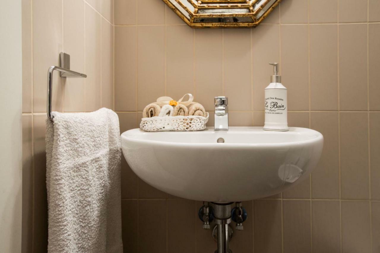 Charming Suite Cavour Heart Of Firenze Eksteriør billede